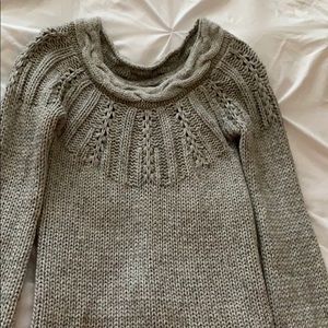 Grey Slim fitting long Old Navy sweater size Small